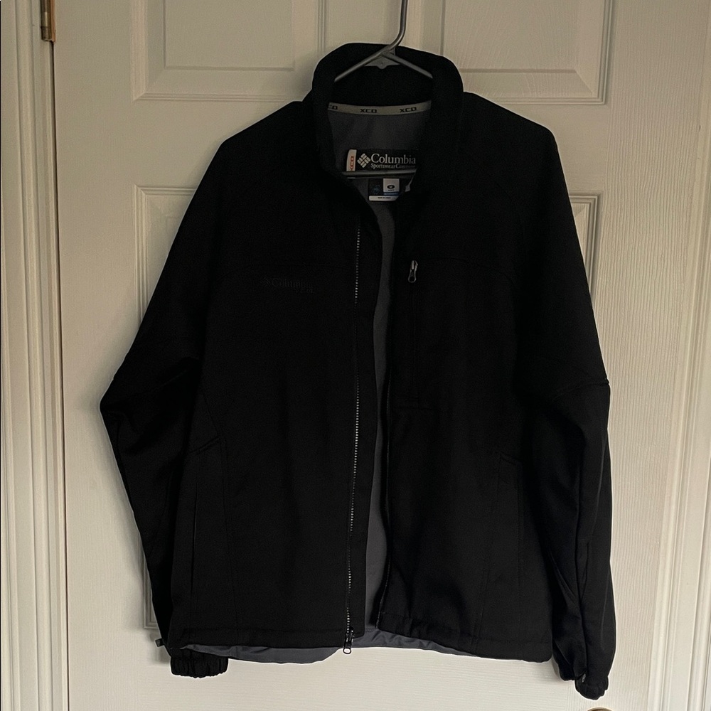 Columbia Men's Black Softshell Jacket